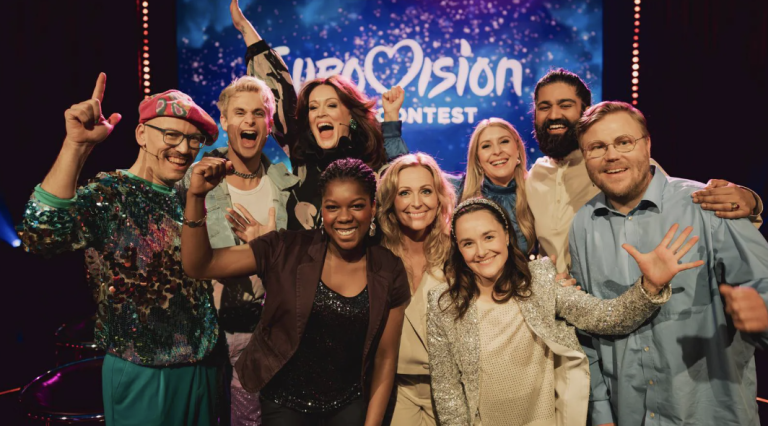 Fra venstre: Jim Ø. Pedersen, Victor Sotberg, Ingeborg Heldal, Marte Stokstad, Pernille Haaland og Sandeep Singh. Foran fra venstre: Ifechi Soyemi, Ida Marie Markussen og Axel Stentun.